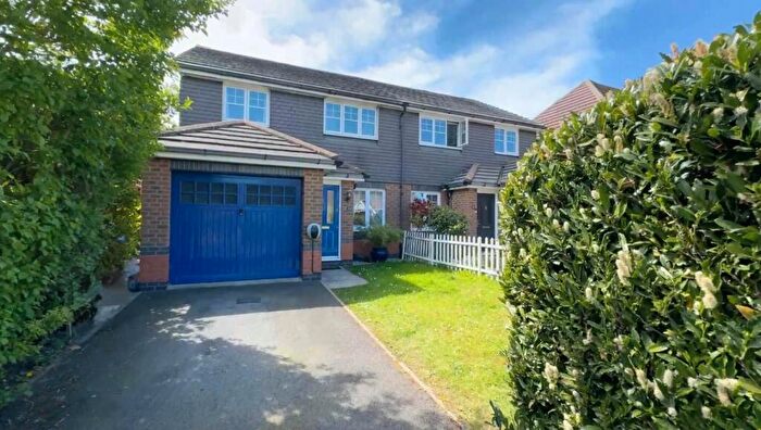 3 Bedroom Semi-Detached House For Sale In Pakenham Road, Bracknell, RG12