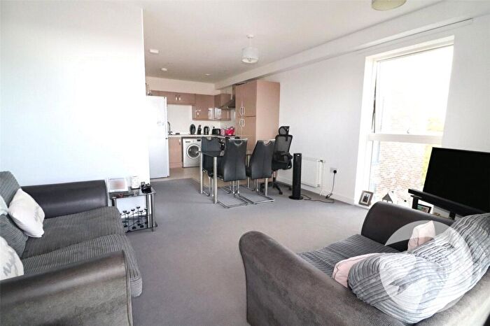 1 Bedroom Flat For Sale In Larner Road, Erith, DA8