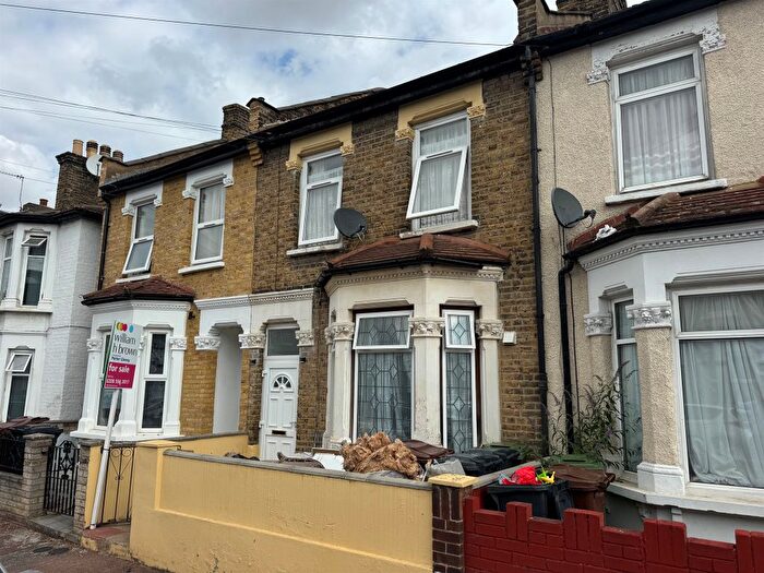3 Bedroom Terraced House For Sale In Faircross Avenue, Barking, IG11