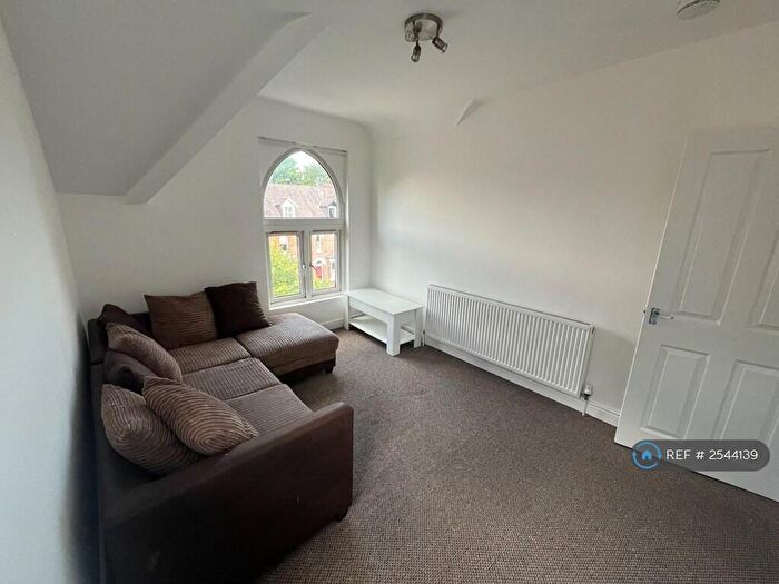 1 Bedroom Flat To Rent In Old Lansdowne Road, Manchester, M20