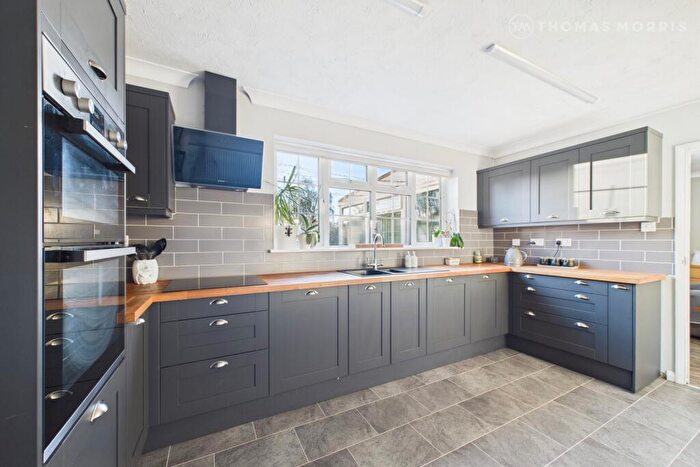 5 Bedroom Link Detached House For Sale In The Brook, Sutton, Ely, Cambridgeshire, CB6