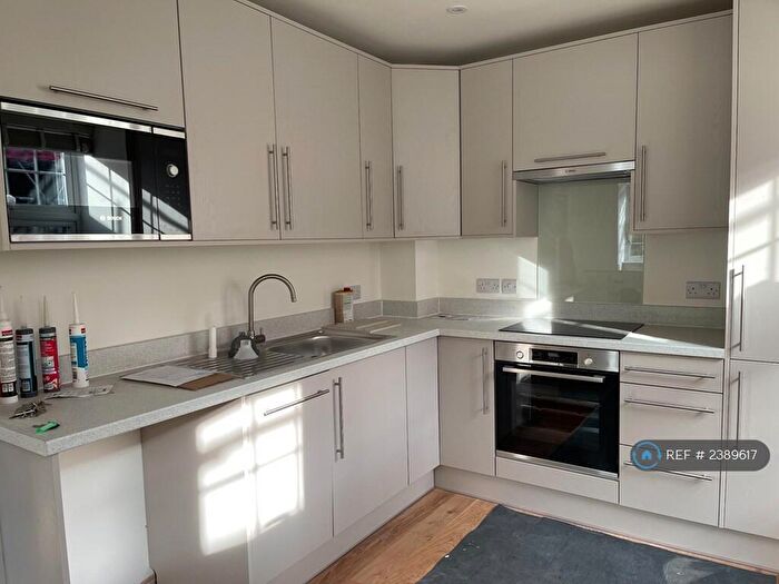 1 Bedroom Flat To Rent In West House, Haslemere, GU27