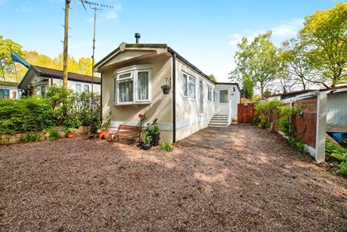 2 Bedroom Detached House For Sale In Southwell Road East, Rainworth, Mansfield, Nottinghamshire, NG21