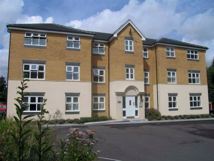 1 Bedroom Apartment To Rent In London Road, RG14