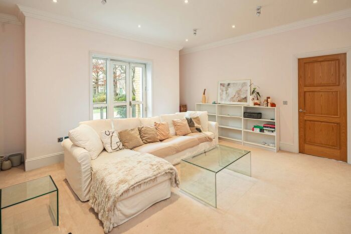 2 Bedroom Flat To Rent In Westferry Circus, London, E14