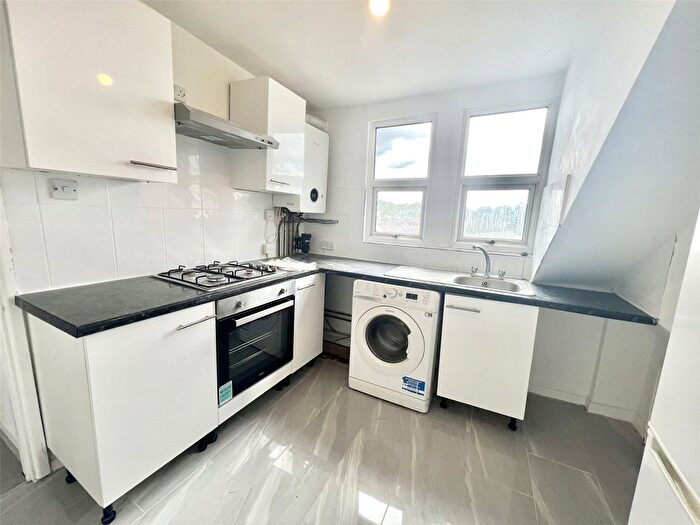 1 Bedroom Flat To Rent In St. Albans Road, Watford, Hertfordshire, WD24