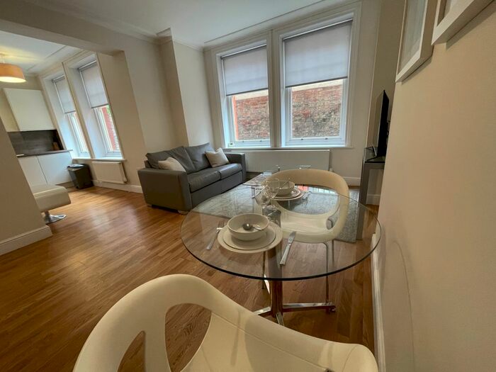 1 Bedroom Flat To Rent In Hamlet Gardens, Hammersmith, London, W6