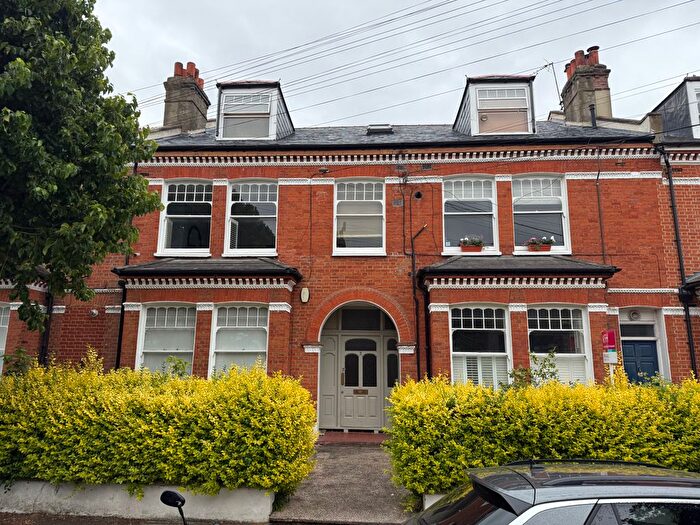 2 Bedroom Flat To Rent In Veronica Road, London, SW17