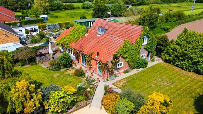 4 Bedroom Barn Conversion For Sale In Westhorpe Road, Gosberton, Spalding, PE11