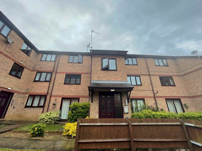 2 Bedroom Flat To Rent In Victoria Court, Rushden, NN10