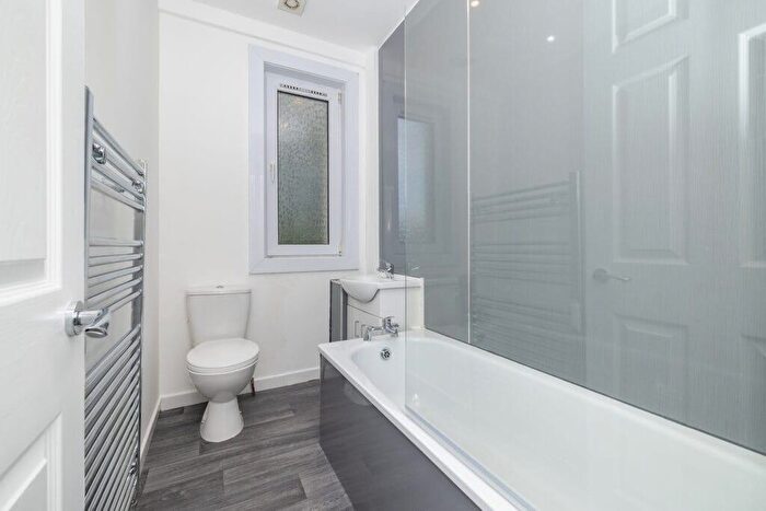 2 Bedroom Property To Rent In Harefield Road, Dundee, DD3