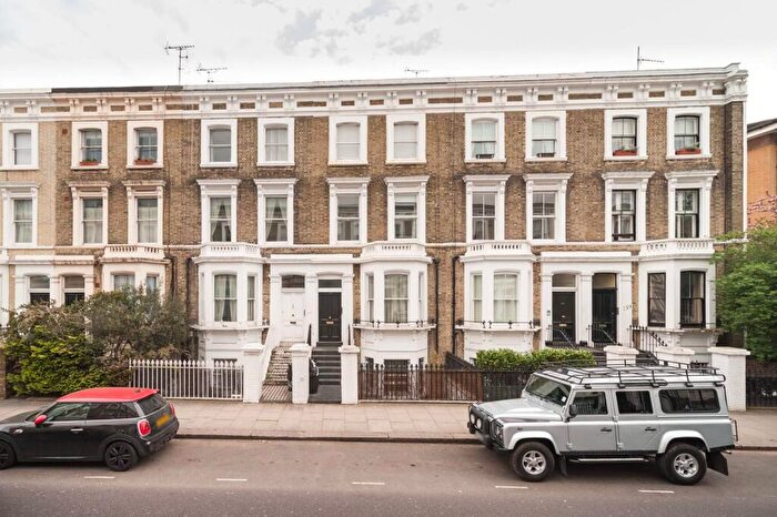 2 Bedroom Flat For Sale In Finborough Road, Chelsea, London, SW10