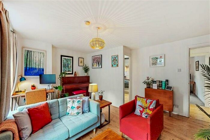 2 Bedroom Apartment To Rent In Gilden Crescent, Kentish Town, NW5