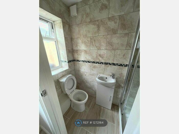 Studio To Rent In Torquay Gardens, Redbridge IG4