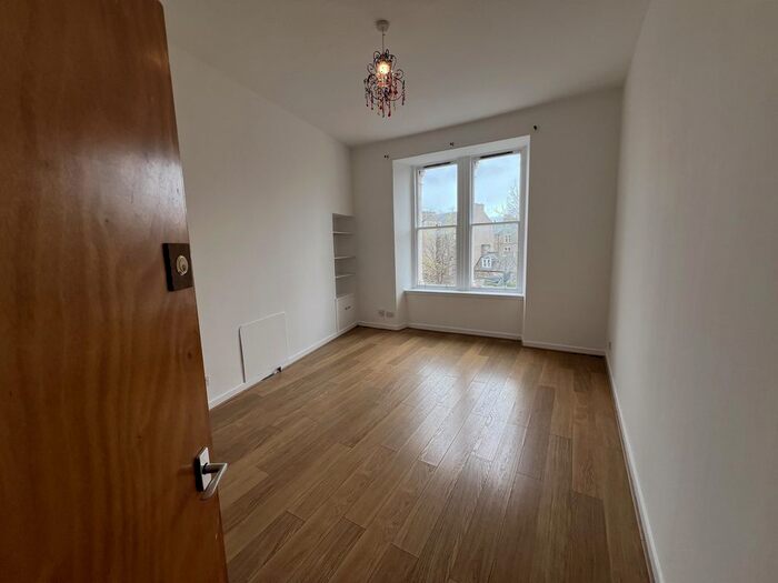 2 Bedroom Flat To Rent In /L, Hawkhill, Dundee, DD2