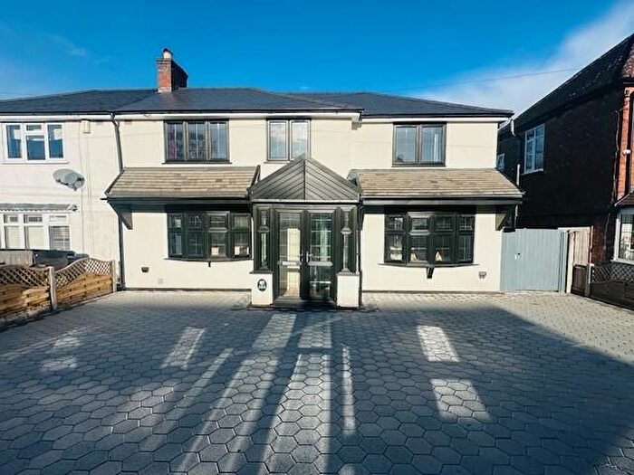 5 Bedroom Semi-Detached House To Rent In Jockey Road, Sutton Coldfield, B73