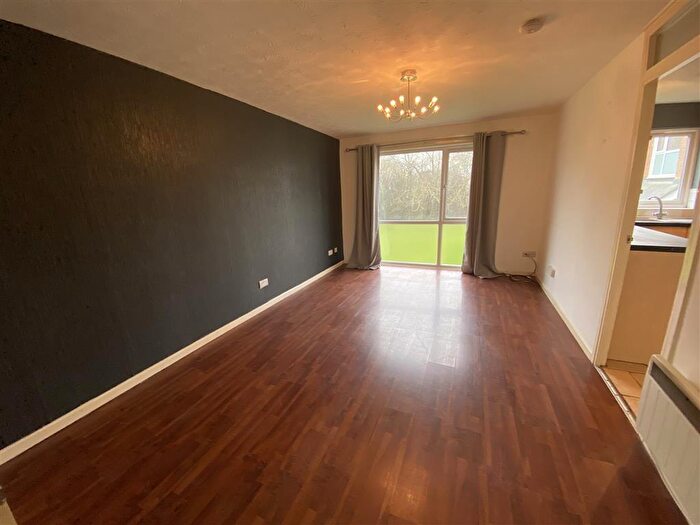 1 Bedroom Apartment To Rent In Cuffley Court, Hemel Hempstead, HP2