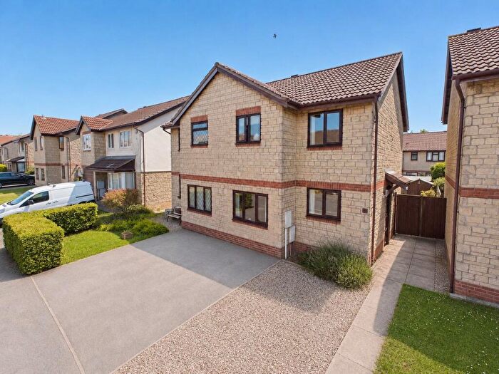 3 Bedroom Semi Detached House For Sale In Locksbrook Road, Worle, Weston-Super-Mare, BS22
