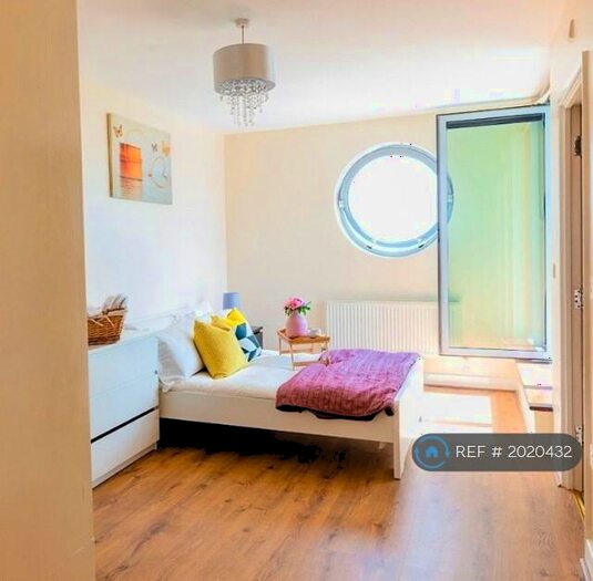 2 Bedroom Flat To Rent In Strand House, London, SE28