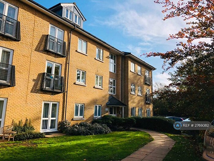 2 Bedroom Flat To Rent In Clarendon Way, Colchester, CO1