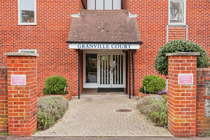 1 Bedroom Flat For Sale In Granville Road, Eastbourne, BN20