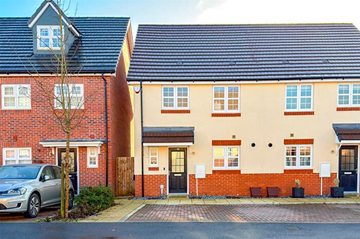 3 Bedroom Semi-Detached House For Sale In Baines Drive, Bricket Wood, St. Albans, Hertfordshire, AL2