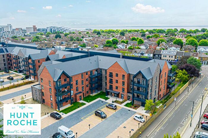 2 Bedroom Apartment For Sale In Apartment, Haydn Place, Brighten Road, Southend-On-Sea, Essex, SS1