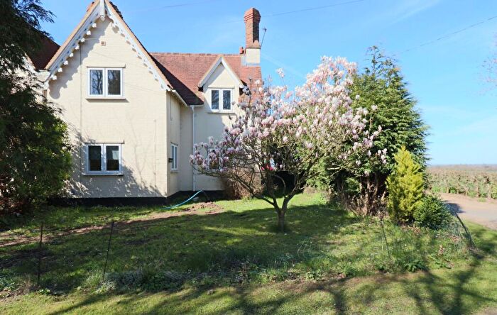 3 Bedroom Semi-Detached House To Rent In Feltimores Cottages, Chalk Lane, CM17