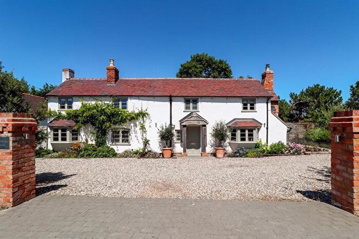 4 Bedroom Detached House To Rent In Drakes Bridge Road, Eckington, Pershore, WR10