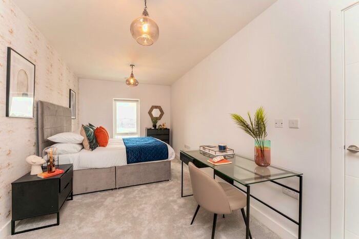 2 Bedroom Flat To Rent In Dover Court, Southall, UB2