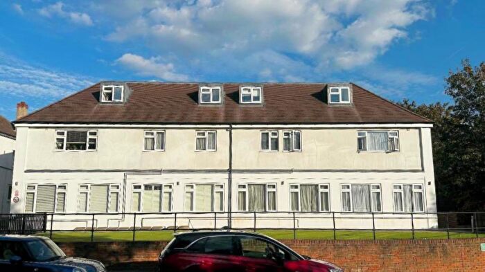 2 Bedroom Flat For Sale In Marion Crescent, Orpington, Kent, BR5