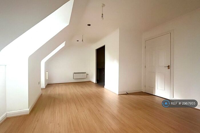 2 Bedroom Flat To Rent In Stagshaw Close, Maidstone, ME15