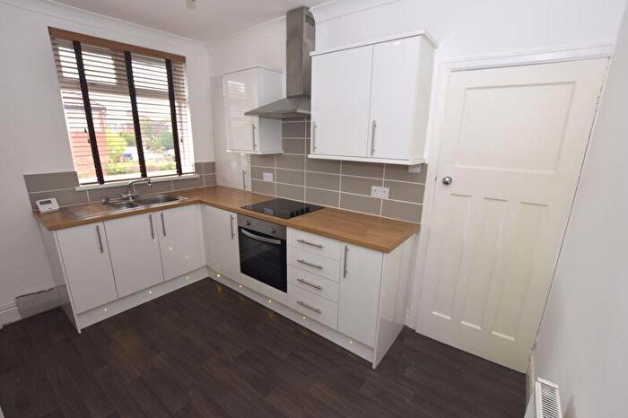 2 Bedroom Flat To Rent In Buckthorne Grove, High Heaton, NE7