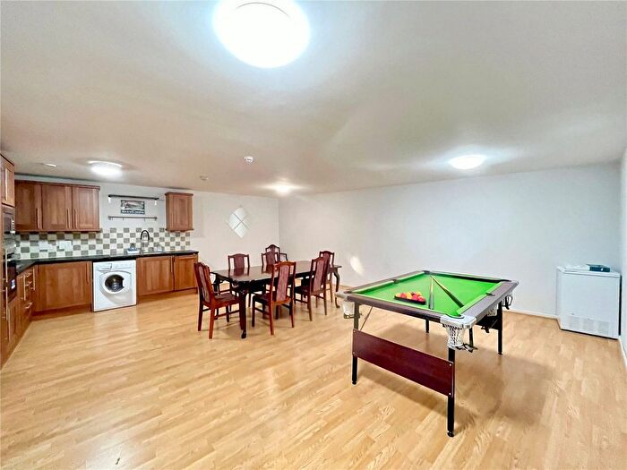 3 Bedroom Flat For Sale In Hanover Mill, Newcastle Upon Tyne, NE1