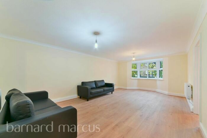2 Bedroom Flat To Rent In Vauxhall Grove, London, SW8
