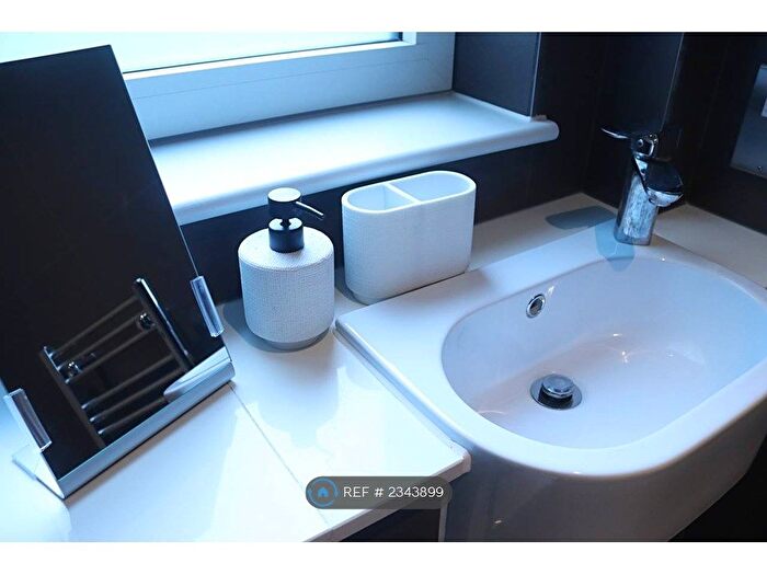 2 Bedroom Flat To Rent In Fusion Court, London, E1