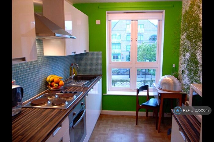 2 Bedroom Flat To Rent In Garter Way, London, SE16