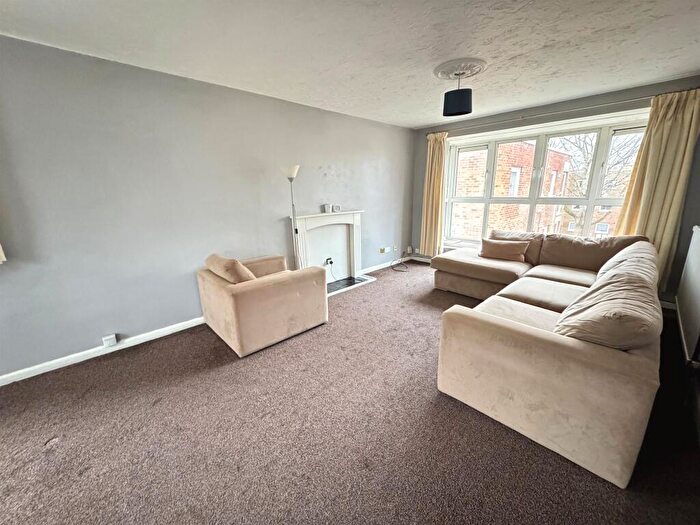 2 Bedroom Apartment For Sale In Lagland Street, Poole, BH15