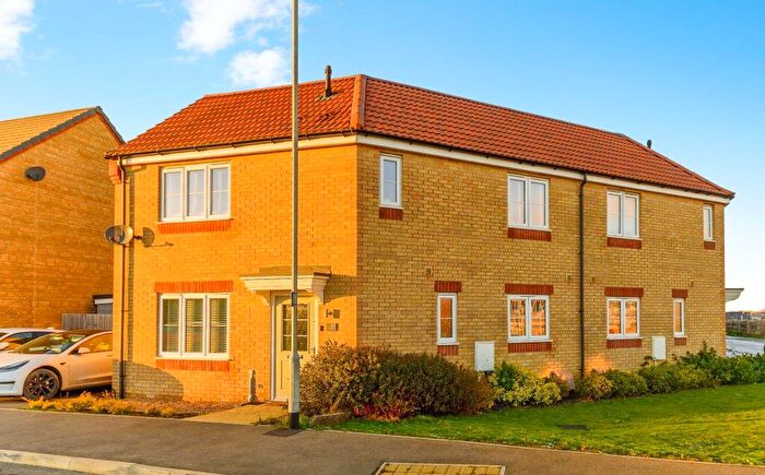 3 Bedroom Semi Detached House For Sale In Harrier Way, Market Deeping, Peterborough, PE6