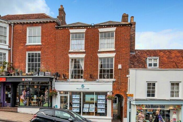 3 Bedroom Flat To Rent In High Street, Lymington, SO41