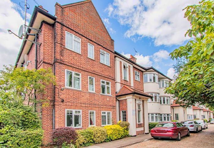 3 Bedroom Flat To Rent In Minehead Court, Alexandra Avenue, Harrow HA2