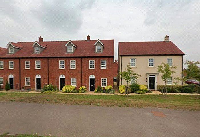 4 Bedroom End Of Terrace House For Sale In Bourton Road, Banbury, Oxfordshire, OX16