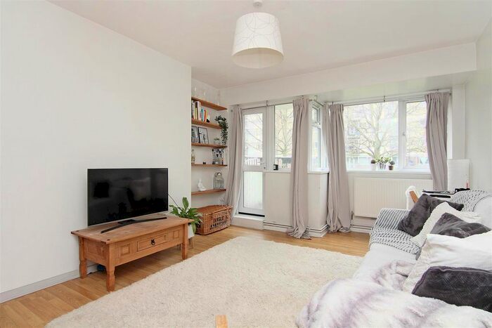 2 Bedroom Flat To Rent In Tildesley Road, London, SW15