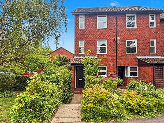2 Bedroom Maisonette To Rent In Fountain Gardens, Windsor, SL4