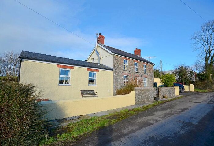4 Bedroom Detached House For Sale In Llysonnen Road, Carmarthen, SA33
