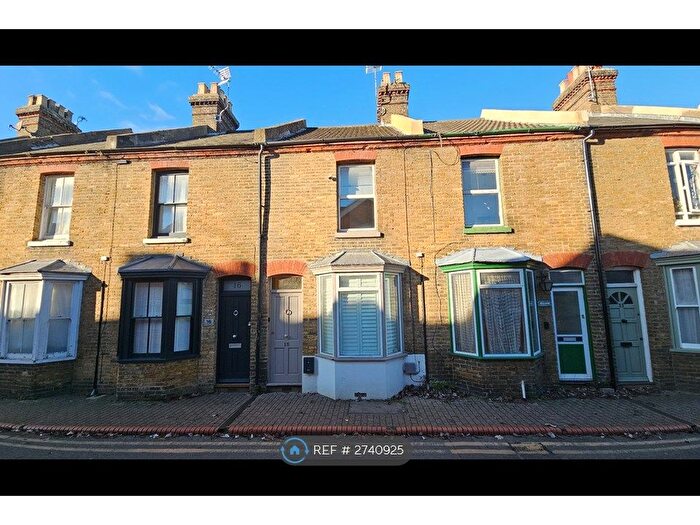 3 Bedroom Terraced House To Rent In St. Peters Grove, Canterbury, CT1