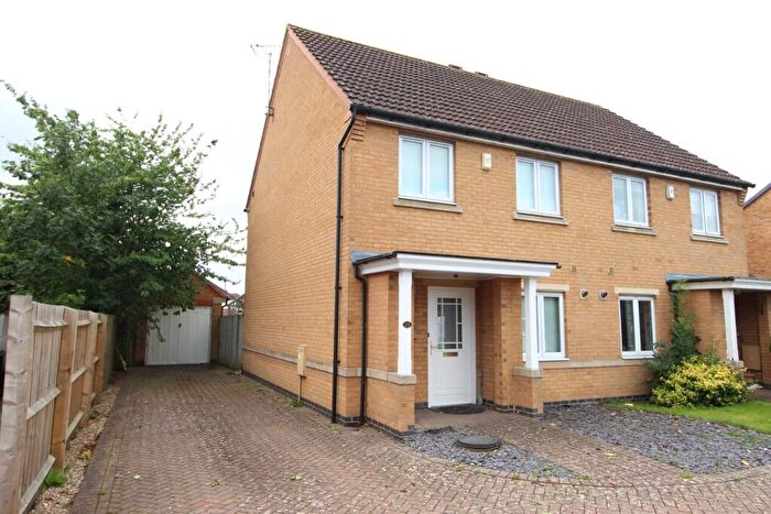3 Bedroom Semi-Detached House For Sale In Lacey Close, Lutterworth, LE17