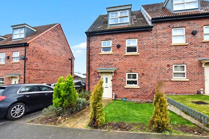 4 Bedroom Semi Detached House For Sale In Asket Drive, Leeds, West Yorkshire, LS14