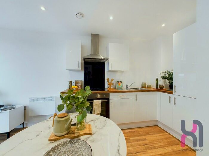 Apartment To Rent In Pomona Strand, Manchester, Greater Manchester, M16