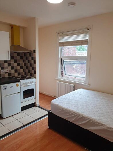 Studio To Rent In Flat B, - Cardigan Street, Luton, LU1